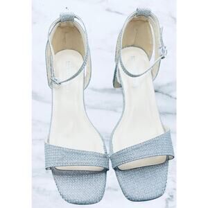 Benjamin Walk Lilibet Touch Ups Silver Heels 6.5 M
Glitter Evening Shoes
